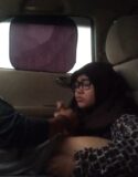 Bokep jilbab malaysia mesum blowjob dimobil